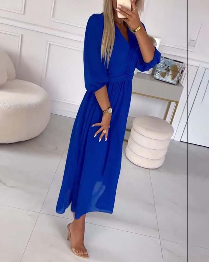 Solid Color Dress with Heart-Shaped Neckline