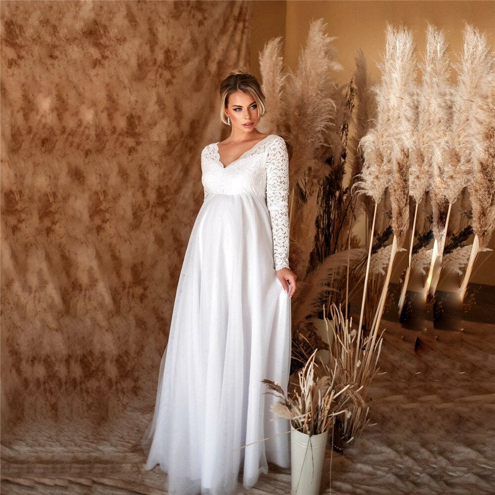 Elegant Lace Maxi Dress for Expecting Moms