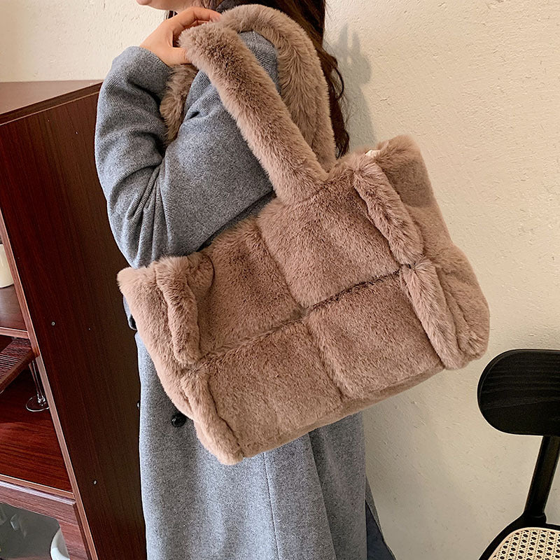 Dante Plush Handbag | Chic Winter Must-Have for Women