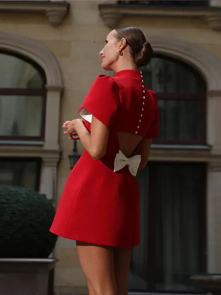 Elegant Mini Dress – Discover Timeless Charm!