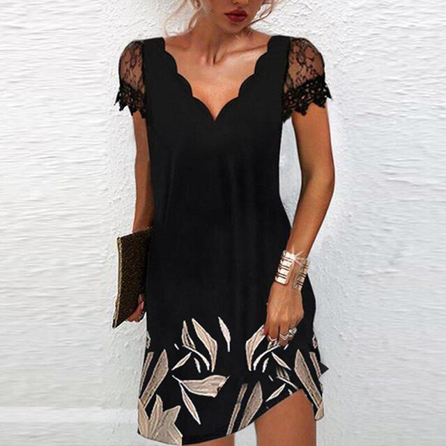 Elegant Dress Featuring Exquisite Details