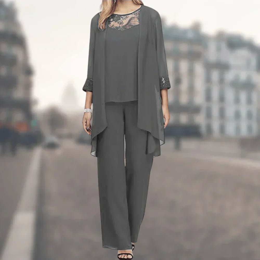 Kyma - Stylish Women's Three-Piece Suit
