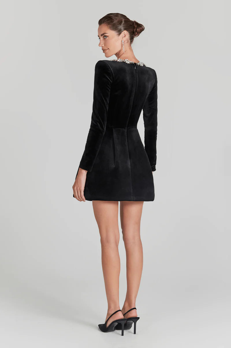 Emilia - Elegant Velvet Dress with Square Neck Design