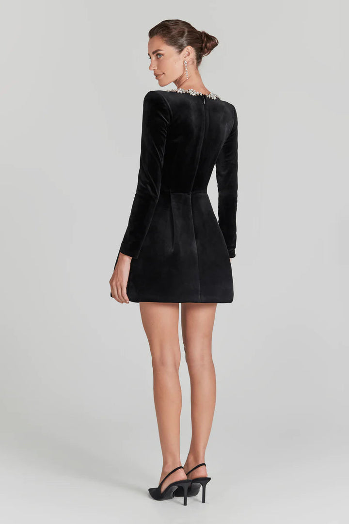 Emilia - Elegant Velvet Dress with Square Neck Design