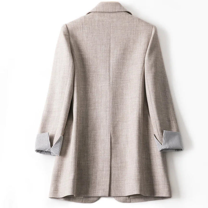 Women’s Relaxed Fit Long Sleeve Blazer