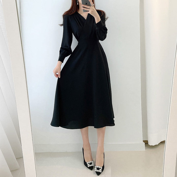 Stylish A-Line Dress Featuring V-Neck and Puff Sleeves