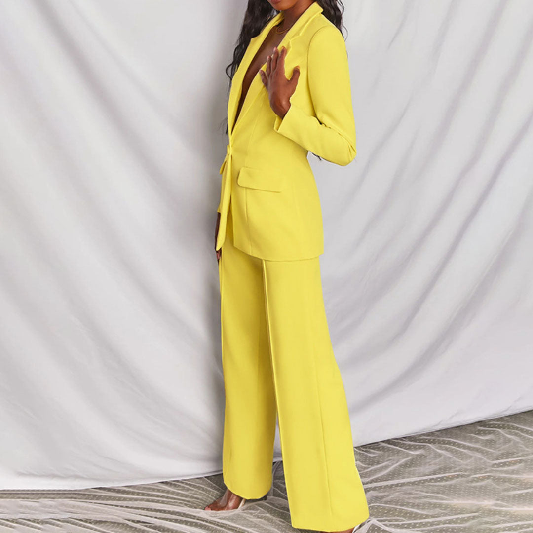 Hayley - Chic Women's Blazer and Trousers Set