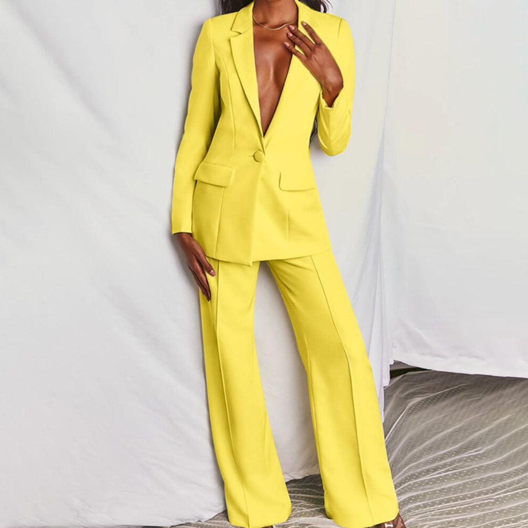 Hayley - Chic Women's Blazer and Trousers Set
